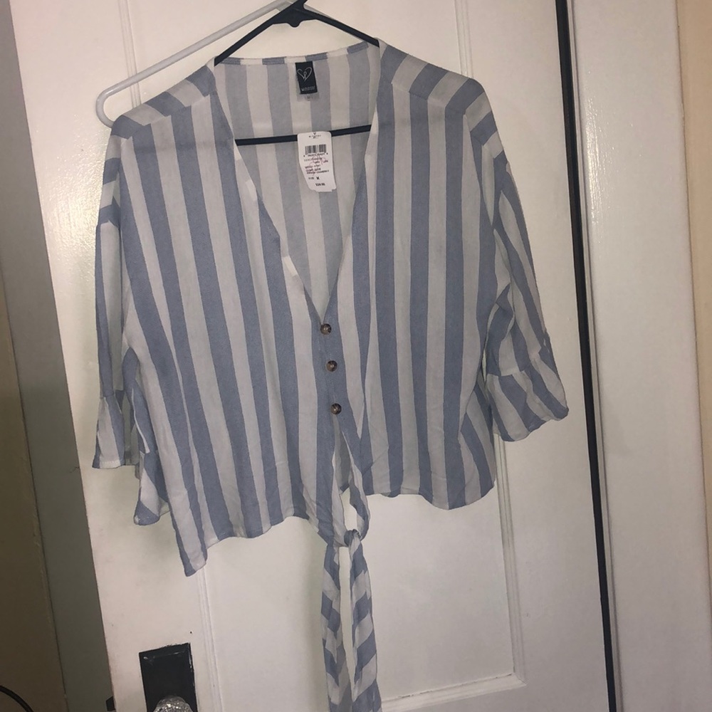 STRIPE THE DAY CROPPED BLOUSE